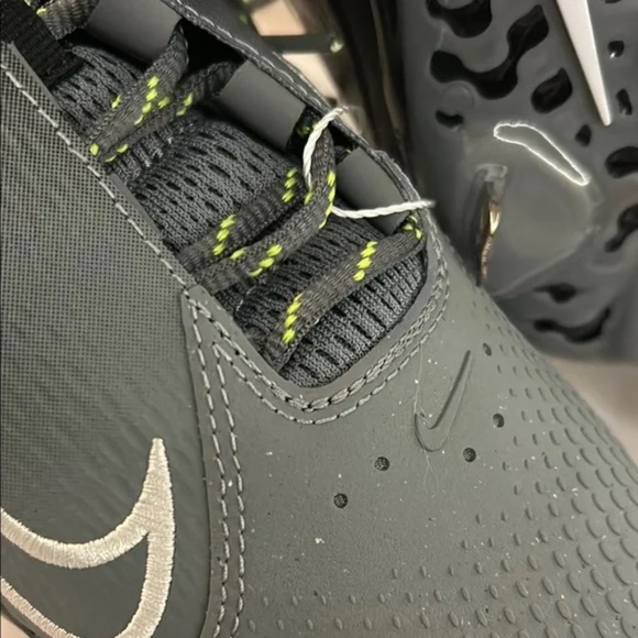 Nike women's Hyperdiamond 4 Elite Softball cleats Size 9 Low Top - Picture 5 of 6